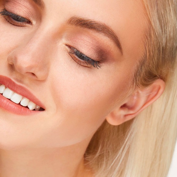 GXVE Eye See In Color Quad Eyeshadow Palette - Picture 13 of 16